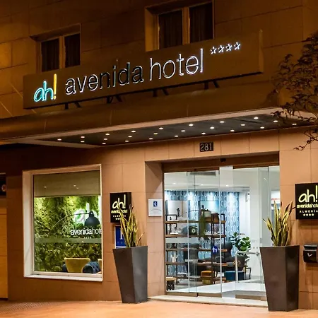Avenida 4*
