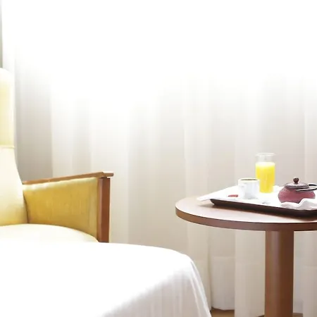 Avenida Hotel Almería