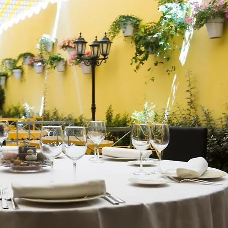 Avenida Hotel