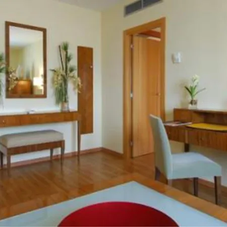 Avenida Hotel Otel 4*