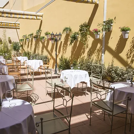 Avenida Hotel