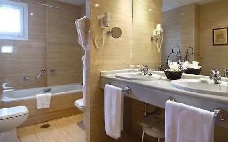 Avenida Hotel 4*