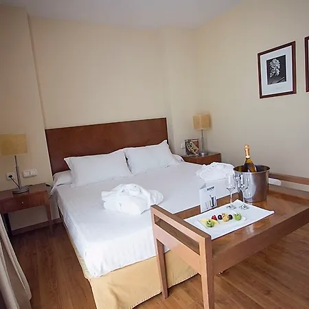 Avenida 4*